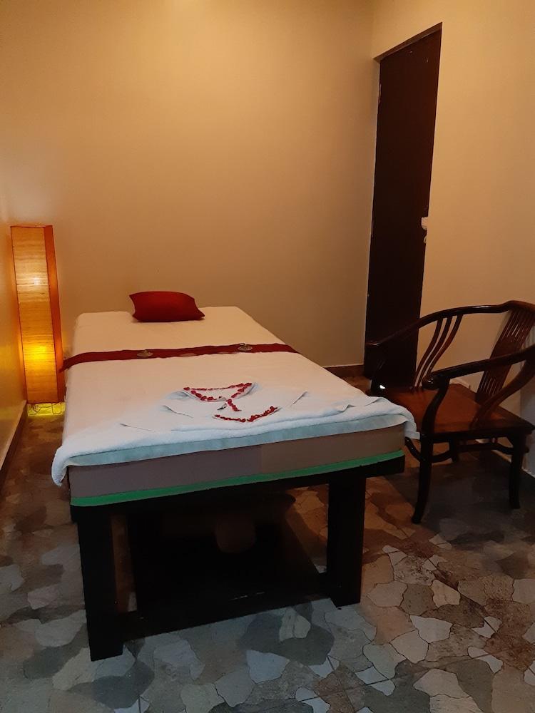 Trinity Hotel Bengaluru Εξωτερικό φωτογραφία