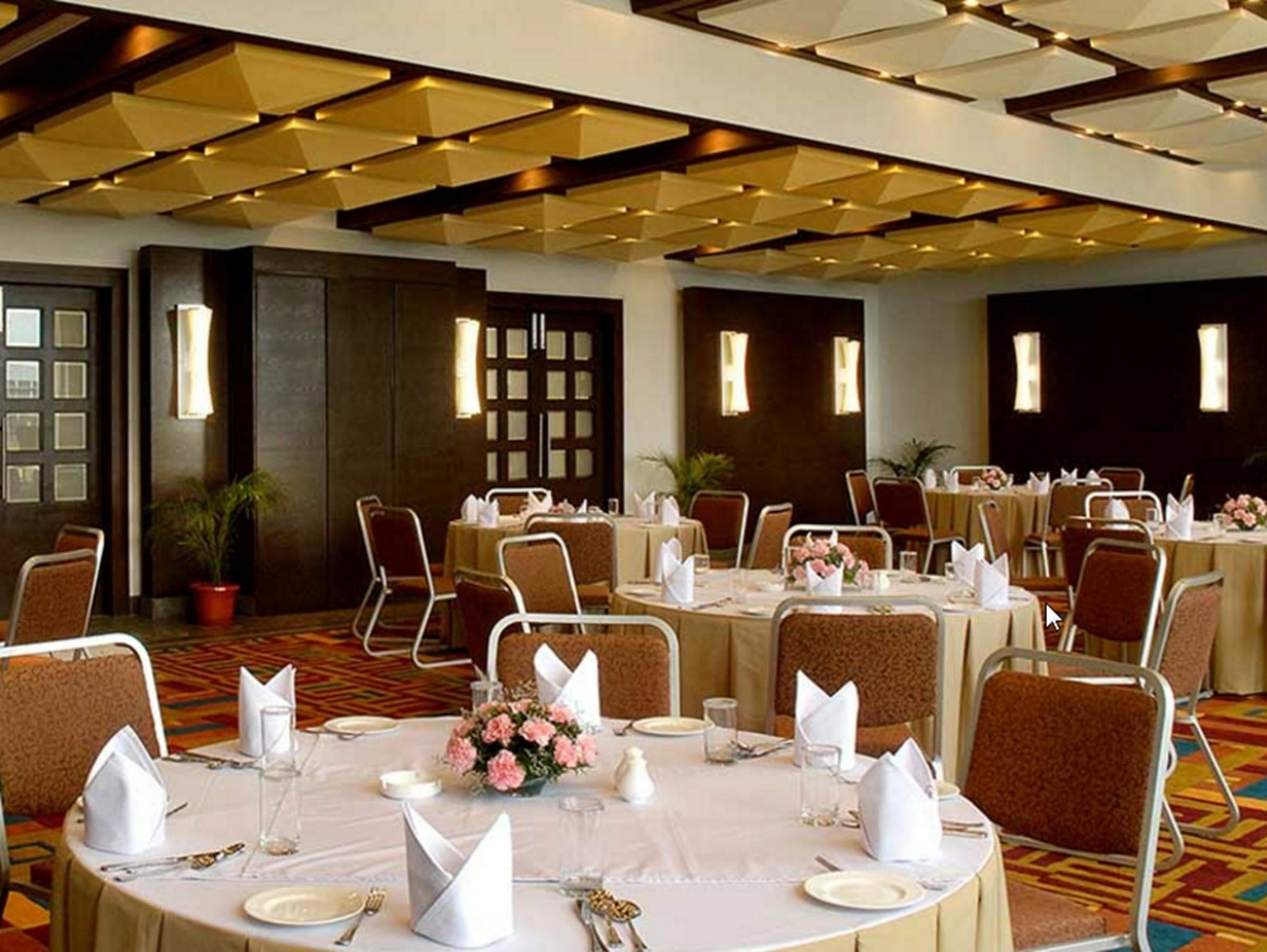 Trinity Hotel Bengaluru Εξωτερικό φωτογραφία